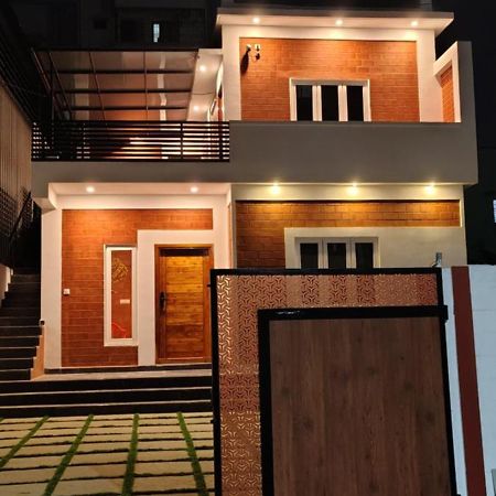 Crimson Villa Пудучеррі Екстер'єр фото